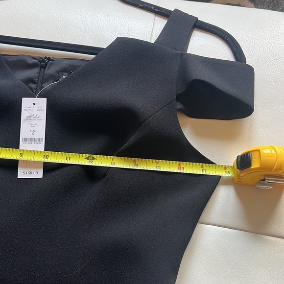 NWT WHITE HOUSE BLACK MARKET LBD OFF SHOULDER MIDI DRESS, size 6 - Picture 4 of 5